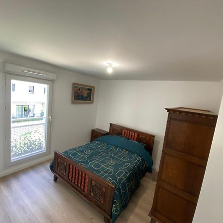 Joli Appartement F2 Bobigny Metro Proche Paris Exterior foto